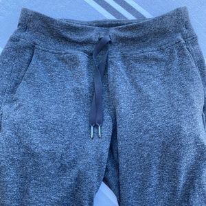 Women’s LuLulemon jogger sweats